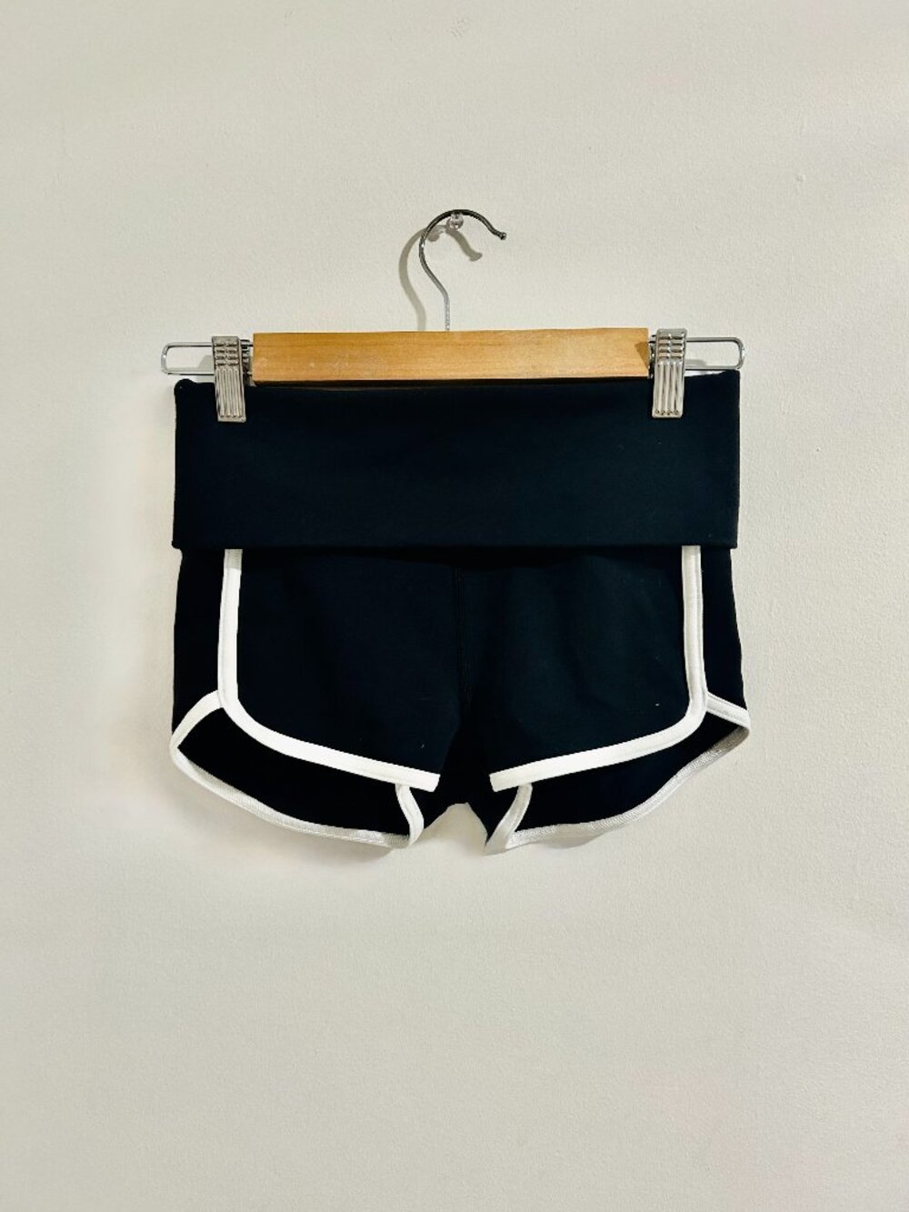 Aritzia LIFE Fold-Over Dolphin Short, Size 0